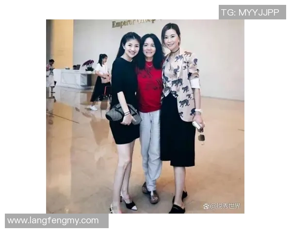 足球明星与凉山女友的浪漫故事及其背后的情感历程揭秘